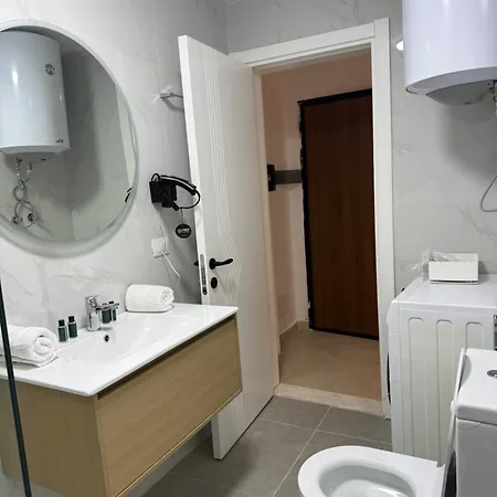 Lika Apartamento Golem (Tirana)